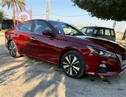 نيسان ألتيما